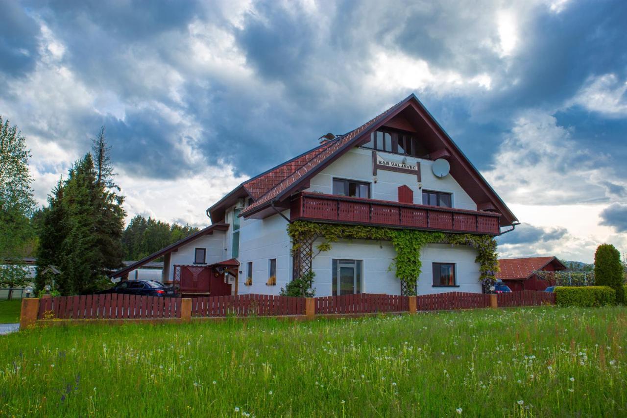 Bed And Breakfast Valjavec Kranj Exterior photo